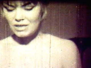 Beehived Honeys Tonguing To The Swinging Hit