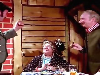 Oldschool Savannahs Striptease - She Plays With Her Vibro After