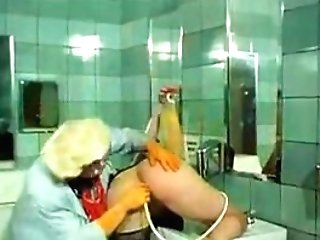 Retro Bathroom Clyster