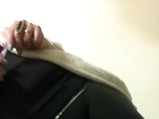 Quick But Fat Camel Toe!!!