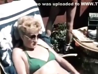 Les Bas De Soie Noire (1981)